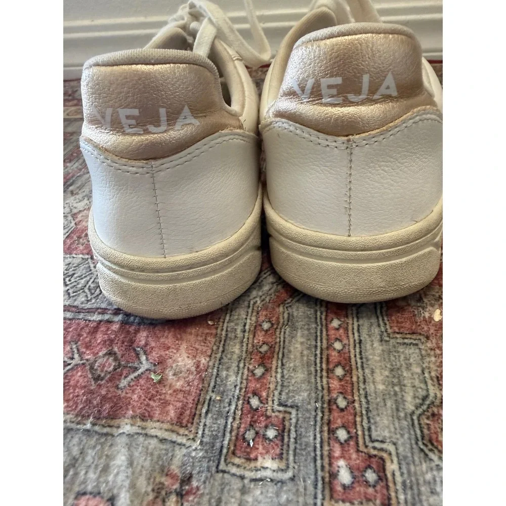 Veja V-10 White Rose Gold Leather Low Top Sneakers Womens Size‎ 10 EUR 42